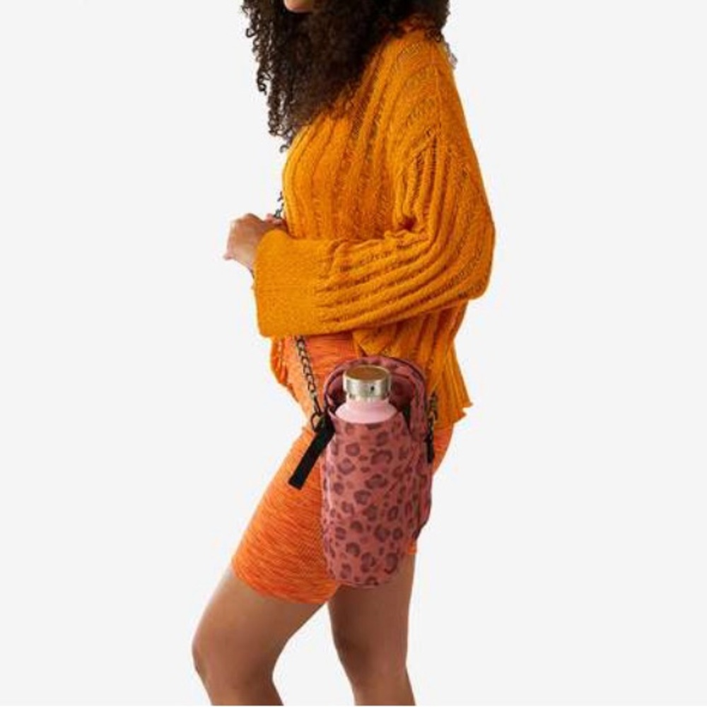 Camp Gladiator 👛🥾 Water Bottle sling with zip up pouch. NWOT